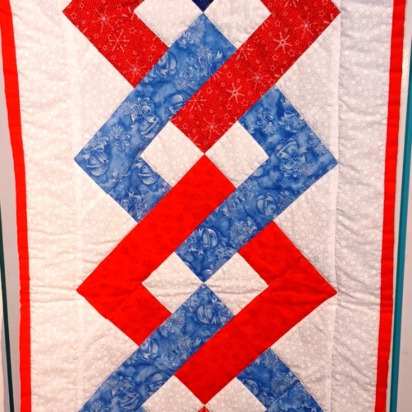 NEW! Hand Made Table Runner - Quilted Christmas / winter 5695 - Picture 5 of 6